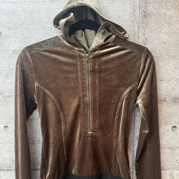 BCBG MAX AZRIA HOODED BODY VELVET OLIVE - Picture 3 of 10